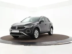 Zwart Gebruikt 2024 VW T-Roc Edition SUV | € 31.940 (Goede deal)