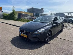 Zwart Gebruikt 2014 Volvo V40 Momentum Stationwagen | € 5.750 (Eerlijke prijs)