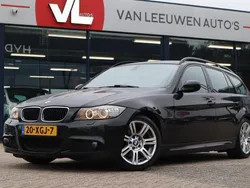 Zwart, metallic lak Gebruikt 2012 BMW 318 M Sport Stationwagen | € 8.748 (Eerlijke prijs)
