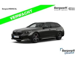 Grijs Gebruikt 2024 BMW 530e M Sport Stationwagen | € 67.875