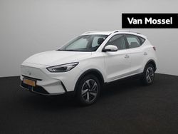 Wit Gebruikt 2023 MG ZS Comfort Sedan | € 20.995 (Eerlijke prijs)