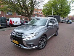 Grijs Gebruikt 2015 Mitsubishi Outlander P-HEV Edition SUV | € 14.844 (Eerlijke prijs)