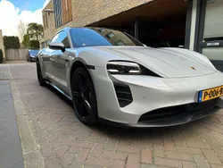 Grijs Gebruikt 2022 Porsche Taycan GTS Sedan | € 82.000 (Super prijs)