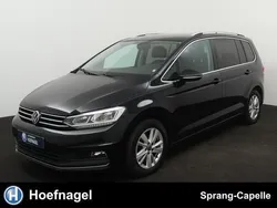 Zwart, metallic lak Gebruikt 2020 VW Touran Highline MPV | € 25.950 (Eerlijke prijs)