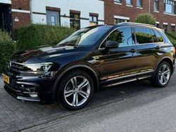 Zwart Gebruikt 2019 VW Tiguan Highline SUV | € 30.995 (Eerlijke prijs)