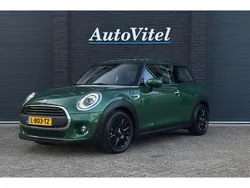 Groen, metallic lak Gebruikt 2020 Mini ONE Chili Hatchback | € 20.445 (Iets duurder)