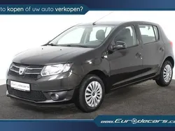 Zwart, metallic lak Gebruikt 2013 Dacia Sandero Lauréate Hatchback | € 4.800 (Super prijs)