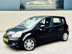 Zwart Gebruikt 2009 Renault Modus Expression MPV | € 3.500