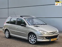 Grijs Gebruikt 2005 Peugeot 206 Griffe Stationwagen | € 999 (Goede deal)