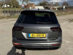 Grijs Gebruikt 2018 VW Tiguan R-line SUV | € 20.500 (Goede deal)