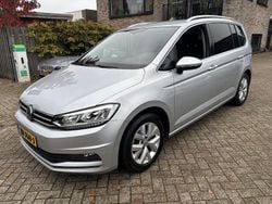 Grijs Gebruikt 2019 VW Touran Highline MPV | € 25.450 (Goede deal)