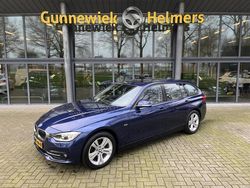 Blauw Gebruikt 2016 BMW 318 Executive Stationwagen | € 14.850 (Goede deal)