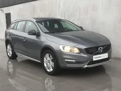 Grijs Gebruikt 2015 Volvo V60 CC Momentum Stationwagen | € 24.950