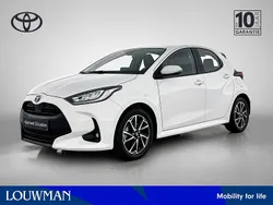 Wit Gebruikt 2023 Toyota Yaris Hybrid Business Edition Hatchback | € 21.950 (Eerlijke prijs)