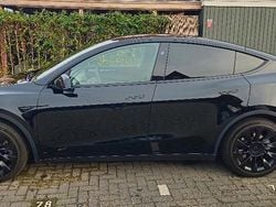 Gebruikt 2024 Tesla Model Y RWD SUV | € 36.999 (Eerlijke prijs)