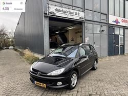 Zwart (metallic) Gebruikt 2006 Peugeot 206 Stationwagen | € 1.999 (Eerlijke prijs)