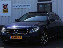 Blauw, metallic lak Gebruikt 2019 Mercedes E300 Premium Plus Stationwagen | € 29.900
