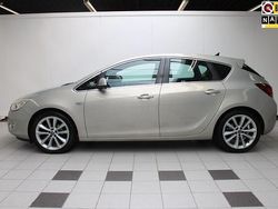 Beige Gebruikt 2010 Opel Astra Cosmo Hatchback | € 6.950 (Iets duurder)