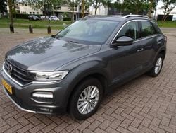 Grijs Gebruikt 2020 VW T-Roc Business SUV | € 19.985 (Goede deal)