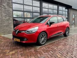 Rood Gebruikt 2013 Renault Clio GrandTour Expression Stationwagen | € 4.450 (Eerlijke prijs)