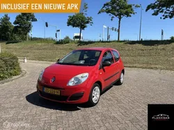 Rood Gebruikt 2009 Renault Twingo Initiale Hatchback | € 2.150 (Eerlijke prijs)