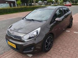 Bruin Gebruikt 2011 Kia Rio MPV | € 4.500 (Super prijs)