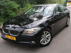 Zwart, metallic lak Gebruikt 2012 BMW 520 Executive Sedan | € 14.950 (Eerlijke prijs)