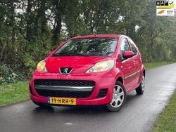 Rood Gebruikt 2009 Peugeot 107 Hatchback | € 1.750 (Goede deal)