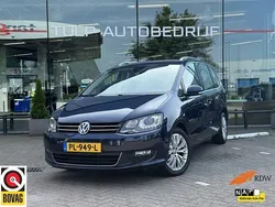 Blauw, metallic lak Gebruikt 2017 VW Sharan Exclusive MPV | € 25.990 (Iets duurder)