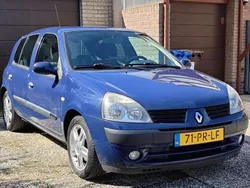Blauw Gebruikt 2004 Renault Clio II Hatchback | € 3.750 (Eerlijke prijs)