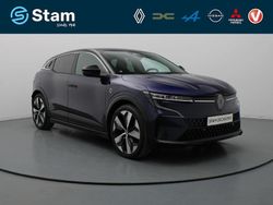 Blauw (metallic) Gebruikt 2024 Renault Mégane IV Komfort Hatchback | € 31.990