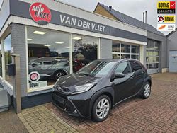 Zwart Gebruikt 2025 Toyota Aygo X-pure Hatchback | € 18.950 (Goede deal)