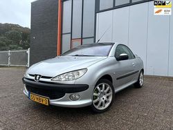Grijs Gebruikt 2002 Peugeot 206 CC Cabriolet | € 1.450 (Eerlijke prijs)