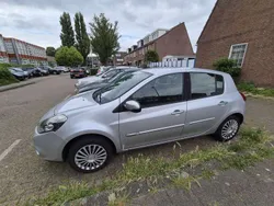 Zilver Gebruikt 2009 Renault Clio II Business Hatchback | € 2.550 (Eerlijke prijs)