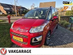 Rood Gebruikt 2015 Citroën C3 Picasso Exclusive MPV | € 7.500 (Goede deal)