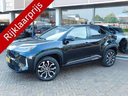 Zwart Gebruikt 2022 Toyota Yaris Cross Edition SUV | € 28.400 (Eerlijke prijs)