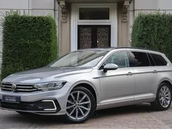 Zilver, metallic lak Gebruikt 2021 VW Passat Business Stationwagen | € 26.440 (Eerlijke prijs)