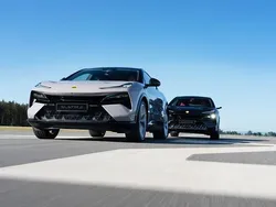 Groen Nieuw 2025 Lotus Eletre SUV | € 134.940