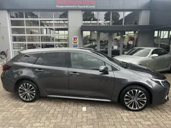 Grijs Gebruikt 2023 Toyota Corolla Style Stationwagen | € 29.950 (Eerlijke prijs)