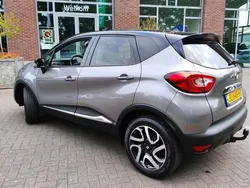 Grijs, metallic lak Gebruikt 2016 Renault Captur Dynamique SUV | € 8.945 (Eerlijke prijs)