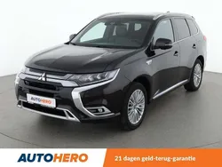 Zwart Gebruikt 2019 Mitsubishi Outlander P-HEV Top SUV | € 22.949 (Eerlijke prijs)