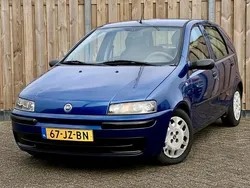 Blauw, metallic lak Gebruikt 2002 Fiat Punto Hatchback | € 1.750 (Iets duurder)
