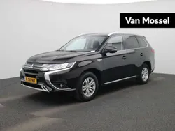 Zwart Gebruikt 2021 Mitsubishi Outlander P-HEV SUV | € 22.400 (Goede deal)