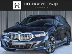 Blauw, metallic lak Gebruikt 2024 BMW 530 M Sport Stationwagen | € 68.900