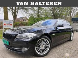 Zwart (metallic) Gebruikt 2010 BMW 525 Executive Stationwagen | € 6.499 (Goede deal)