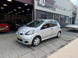 Grijs Gebruikt 2010 Toyota Aygo Hatchback | € 1.600 (Goede deal)
