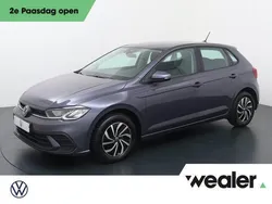 Grijs, metallic lak Gebruikt 2023 VW Polo Life Hatchback | € 21.940 (Goede deal)