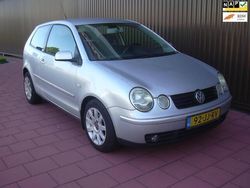 Grijs Gebruikt 2002 VW Polo Hatchback | € 850 (Eerlijke prijs)