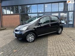 Zwart Gebruikt 2012 Toyota Aygo Hatchback | € 3.950 (Goede deal)