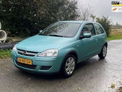 Grijs Gebruikt 2004 Opel Corsa Hatchback | € 1.500 (Eerlijke prijs)